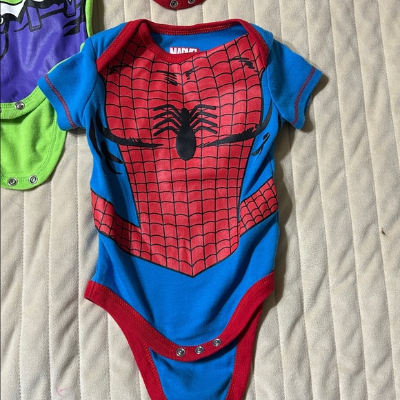 Marvel Avengers Baby Onesie size 3 to 6 month set of five onesies - Picture 3 of 8